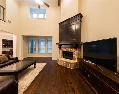 879 Grassy Shore Court - Photo Thumbnail 7