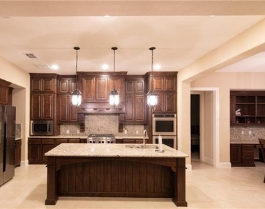 879 Grassy Shore Court - Photo Thumbnail 11