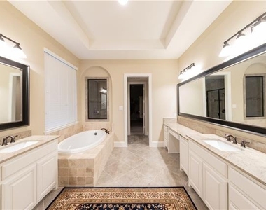 879 Grassy Shore Court - Photo Thumbnail 18