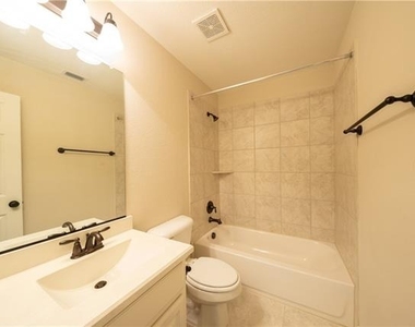 879 Grassy Shore Court - Photo Thumbnail 30