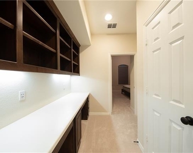 879 Grassy Shore Court - Photo Thumbnail 24