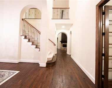 879 Grassy Shore Court - Photo Thumbnail 3