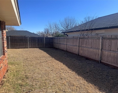 12216 Sylvester Drive - Photo Thumbnail 18