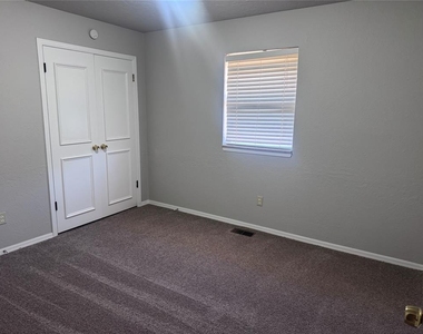 12216 Sylvester Drive - Photo Thumbnail 12