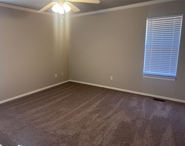 12216 Sylvester Drive - Photo Thumbnail 13