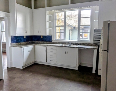 936 W Front Street - Photo Thumbnail 6