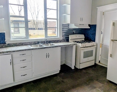 936 W Front Street - Photo Thumbnail 7