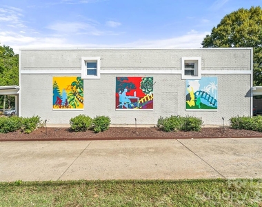 604 E Iredell Avenue - Photo Thumbnail 1