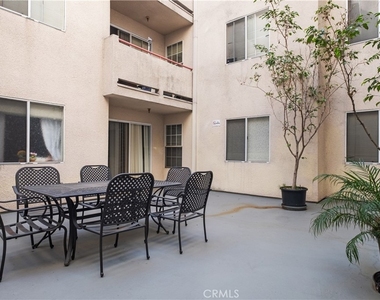 1246 W 30th Street - Photo Thumbnail 23