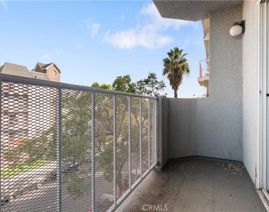 1246 W 30th Street - Photo Thumbnail 16