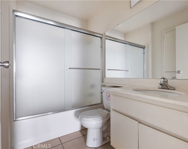 1246 W 30th Street - Photo Thumbnail 1