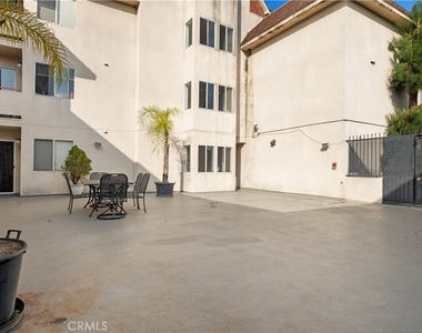 1246 W 30th Street - Photo Thumbnail 21