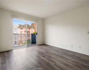 1246 W 30th Street - Photo Thumbnail 28