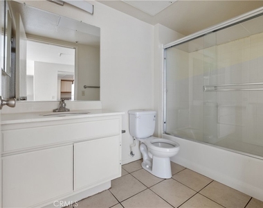 1246 W 30th Street - Photo Thumbnail 8