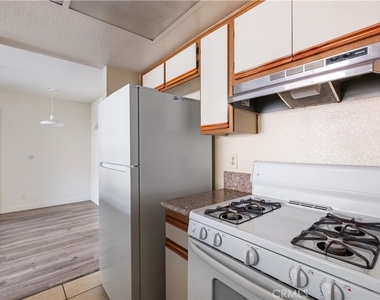 1246 W 30th Street - Photo Thumbnail 13