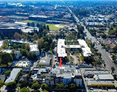 1246 W 30th Street - Photo Thumbnail 29