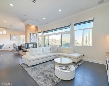 3952 Oakfield Drive - Photo Thumbnail 3