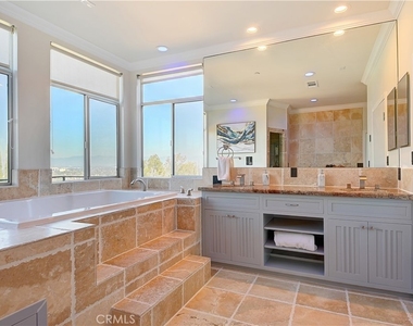 3952 Oakfield Drive - Photo Thumbnail 21
