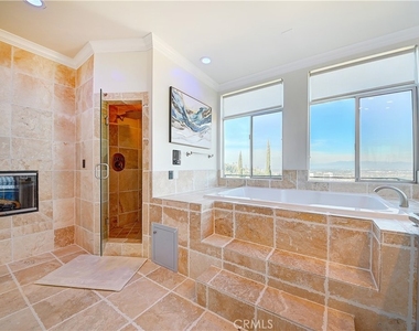 3952 Oakfield Drive - Photo Thumbnail 6