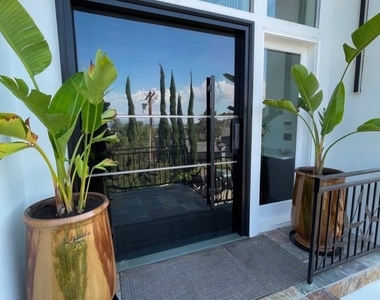 3952 Oakfield Drive - Photo Thumbnail 2