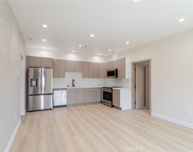 11120 Emelita Street - Photo Thumbnail 2