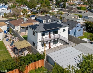 11120 Emelita Street - Photo Thumbnail 19