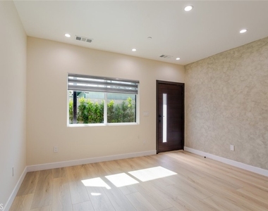 11120 Emelita Street - Photo Thumbnail 1