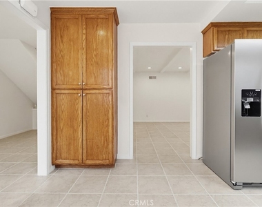 18102 Hatteras - Photo Thumbnail 15