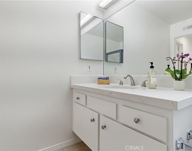 18102 Hatteras - Photo Thumbnail 22