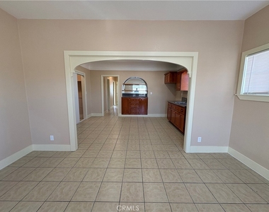 1156 E 17th - Photo Thumbnail 6