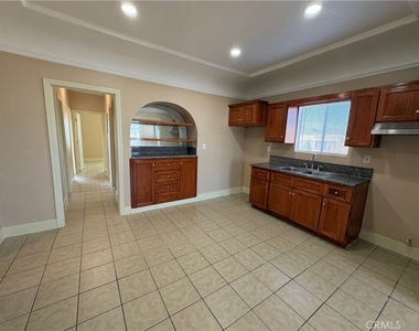 1156 E 17th - Photo Thumbnail 8