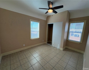 1156 E 17th - Photo Thumbnail 15