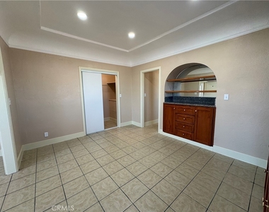 1156 E 17th - Photo Thumbnail 9