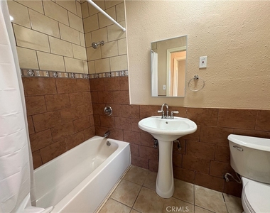 1156 E 17th - Photo Thumbnail 13