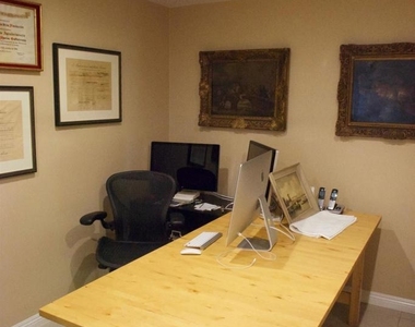 411 Windjammer Cir - Photo Thumbnail 7