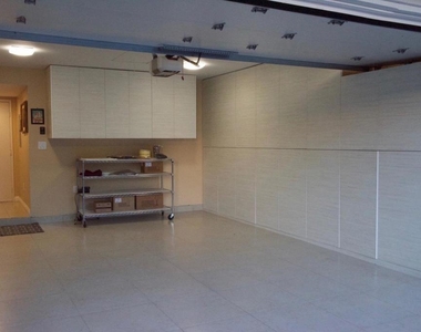411 Windjammer Cir - Photo Thumbnail 13
