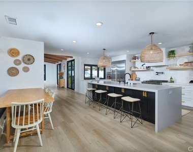 2140 Mountain Vista - Photo Thumbnail 10