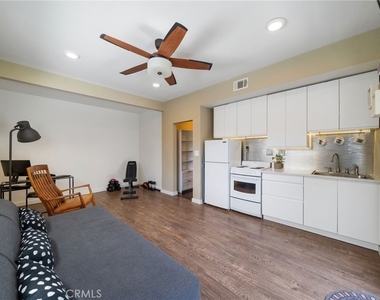 215 Monterey - Photo Thumbnail 2