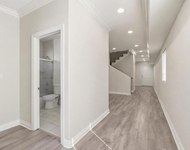 6016 Fair Avenue - Photo Thumbnail 3