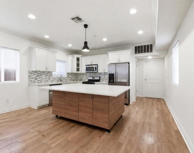 6016 Fair Avenue - Photo Thumbnail 6