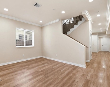 6016 Fair Avenue - Photo Thumbnail 5