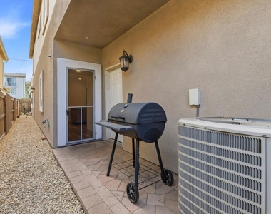 6016 Fair Avenue - Photo Thumbnail 18