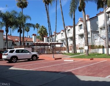 260 E Beverly Boulevard - Photo Thumbnail 16