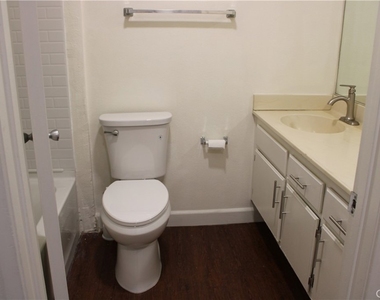 260 E Beverly Boulevard - Photo Thumbnail 9
