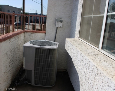 260 E Beverly Boulevard - Photo Thumbnail 13