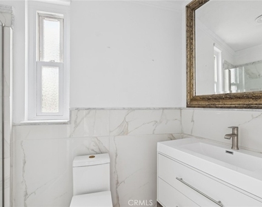 245 Aster Street - Photo Thumbnail 4