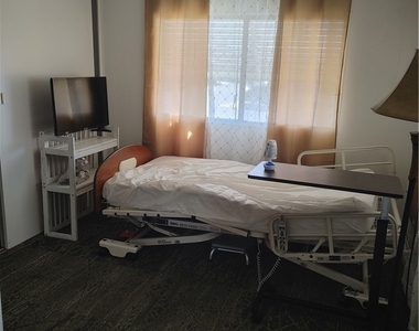 13645 5th Street - Photo Thumbnail 9