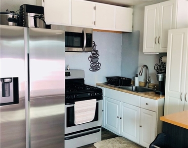 808 Orchard Drive - Photo Thumbnail 5