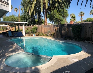 808 Orchard Drive - Photo Thumbnail 3