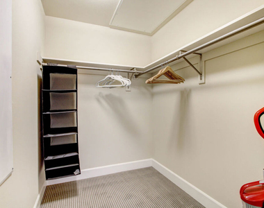 589 Americana Way - Photo Thumbnail 10